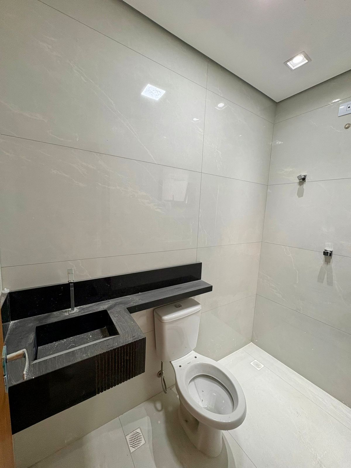 Sobrado à Venda 3 Quartos 3 Suítes 3 Vagas Penha-SP Sobrado à Venda 3 Quartos 3 Suítes 3 Vagas Penha-SP