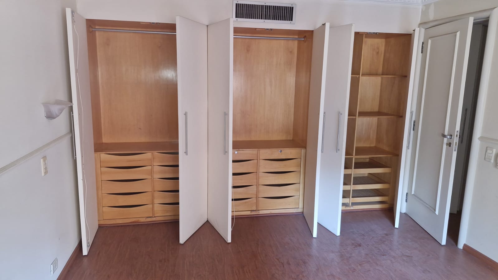 Apartamento à Venda 3 Quartos 3 Suites 3 Vagas 308 m² Jd Paulista SP Apartamento à Venda 3 Quartos 3 Suites 3 Vagas 308 m² Jd Paulista SP