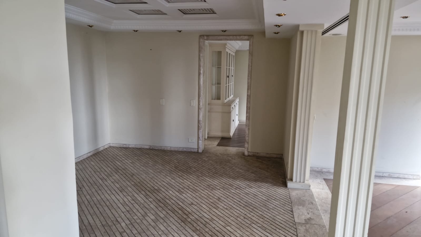 Apartamento à Venda 3 Quartos 3 Suites 3 Vagas 308 m² Jd Paulista SP Apartamento à Venda 3 Quartos 3 Suites 3 Vagas 308 m² Jd Paulista SP